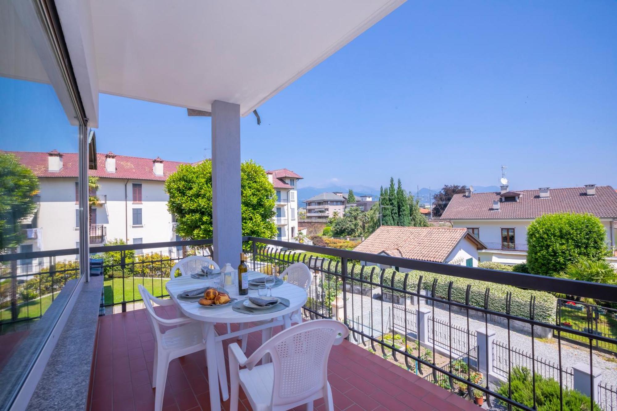 Residenza La Terrazza Di Dante - Happy Rentals Stresa Exterior foto