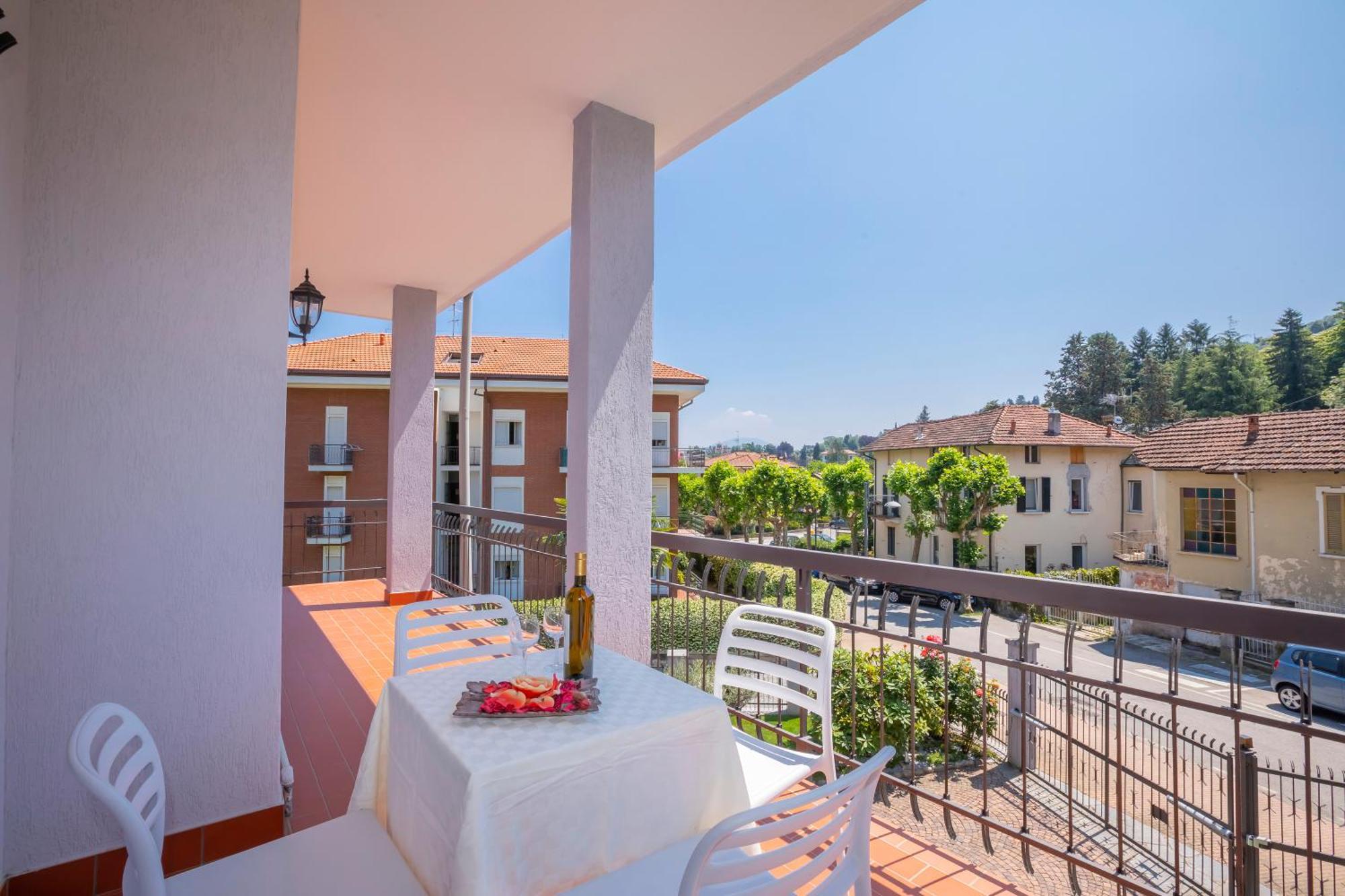 Residenza La Terrazza Di Dante - Happy Rentals Stresa Exterior foto